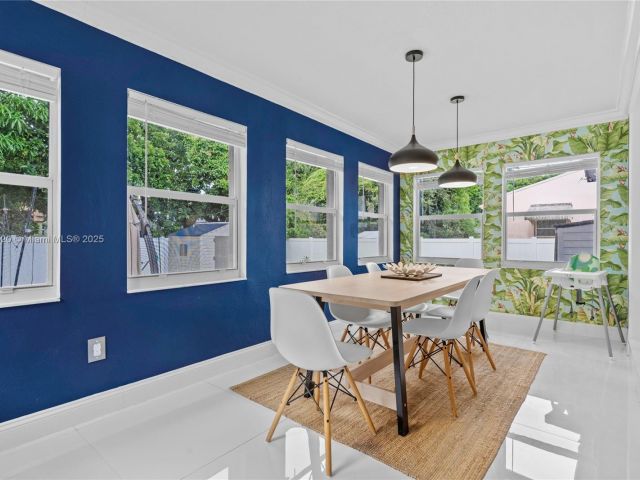 Дом в аренду по адресу 775 NW 44th St - фото 6047162