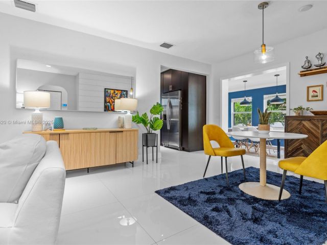 Дом в аренду по адресу 775 NW 44th St - фото 6047165