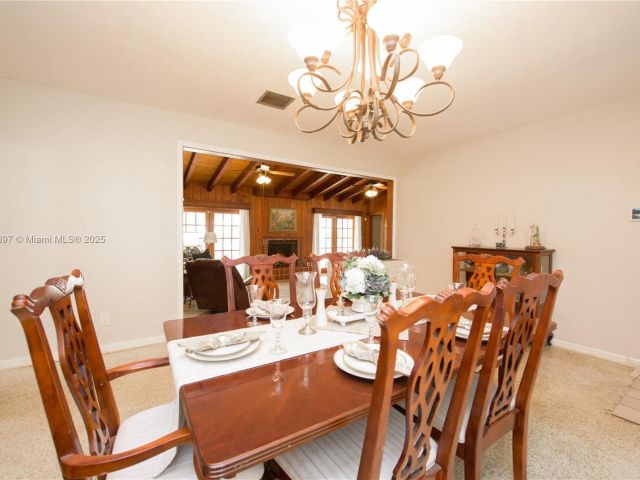 Продажа дома по адресу 434 NW 20th St - фото 6003599