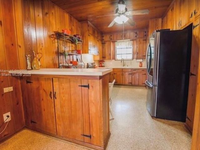 Продажа дома по адресу 434 NW 20th St - фото 6003605