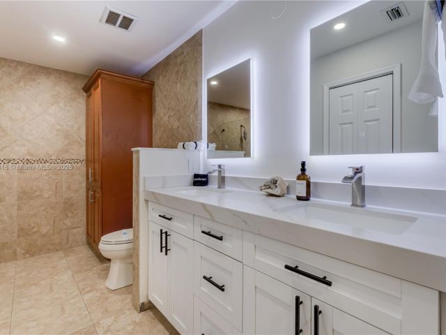 Дом в аренду по адресу 14517 SW 98th Ter - фото 5930435