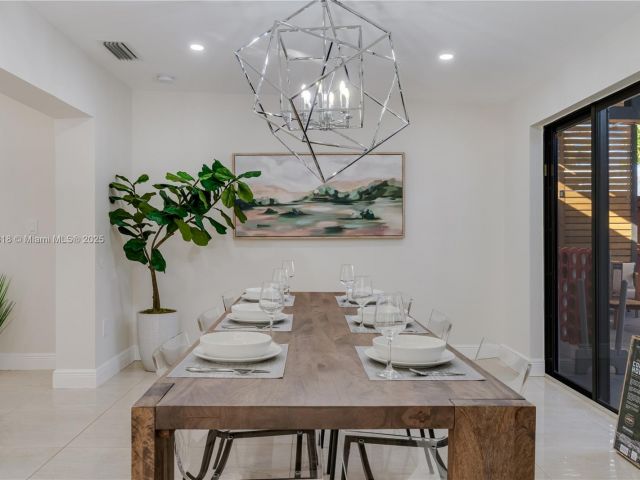 Дом в аренду по адресу 14517 SW 98th Ter - фото 5930438