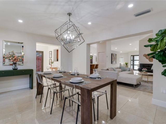 Дом в аренду по адресу 14517 SW 98th Ter - фото 5930439