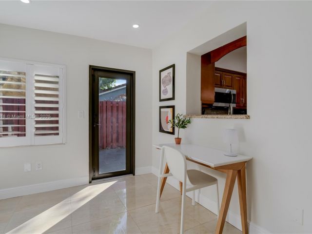 Дом в аренду по адресу 14517 SW 98th Ter - фото 5930441