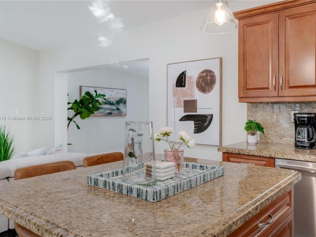 Дом в аренду по адресу 14517 SW 98th Ter - фото 5930445