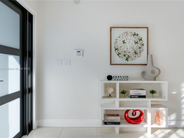 Дом в аренду по адресу 14517 SW 98th Ter - фото 5930450