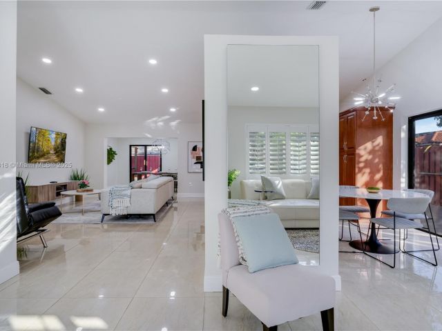 Дом в аренду по адресу 14517 SW 98th Ter - фото 5930452