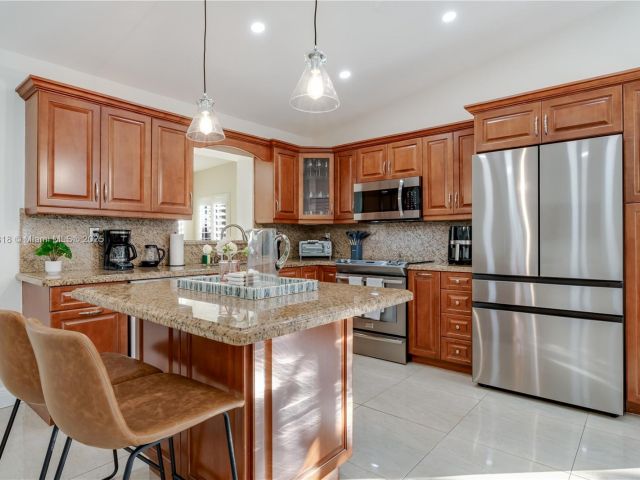 Дом в аренду по адресу 14517 SW 98th Ter - фото 5930453