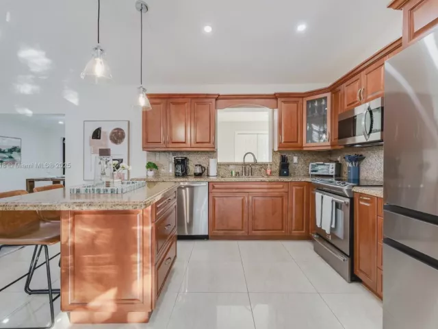 Дом в аренду по адресу 14517 SW 98th Ter - фото 5930444