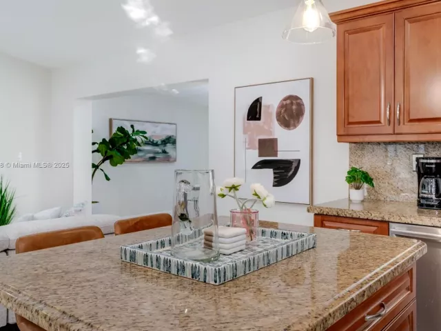 Дом в аренду по адресу 14517 SW 98th Ter - фото 5930445