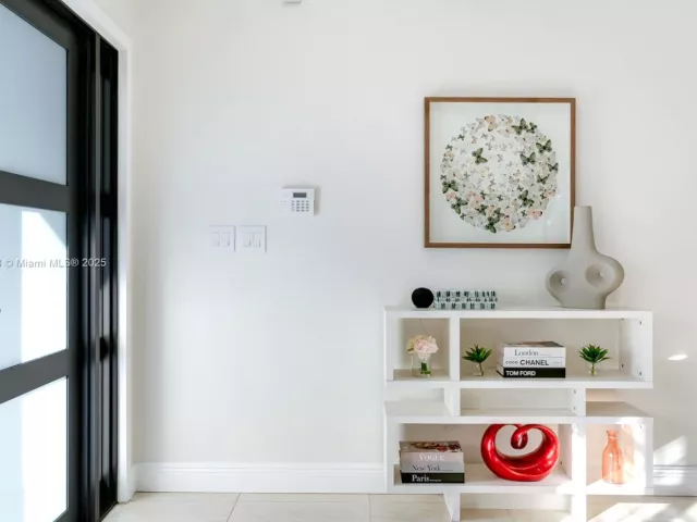 Дом в аренду по адресу 14517 SW 98th Ter - фото 5930450