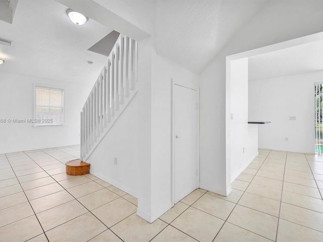 Дом в аренду по адресу 6161 SW 157th Pl - фото 5974437