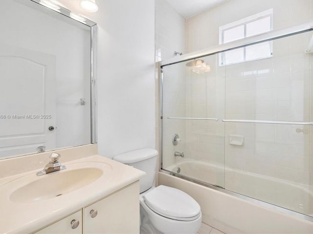 Дом в аренду по адресу 6161 SW 157th Pl - фото 5974441