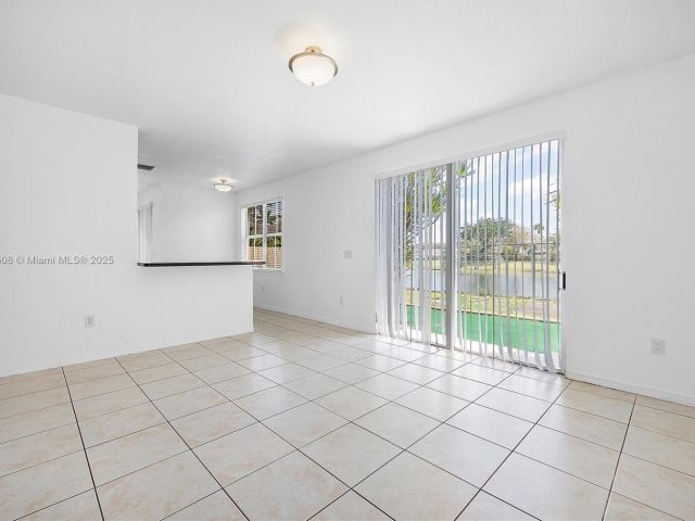 Дом в аренду по адресу 6161 SW 157th Pl - фото 5974445