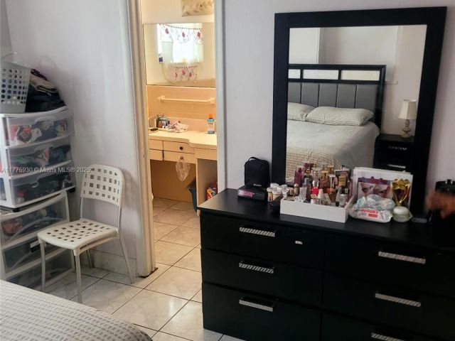 Продажа дома по адресу 975 NE 135th St - фото 5877127