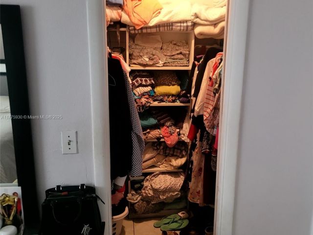 Продажа дома по адресу 975 NE 135th St - фото 5877128