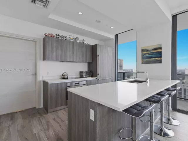 Продажа квартиры #5209 - фото 6852253