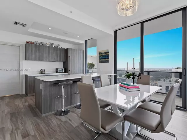 Продажа квартиры #5209 - фото 6852254