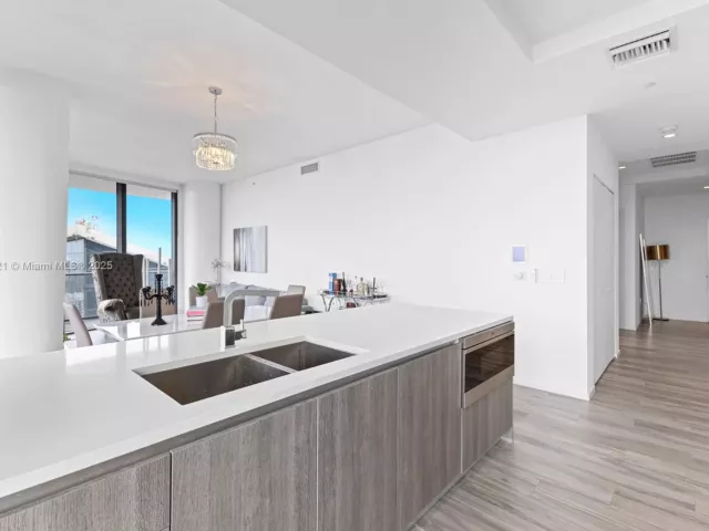 Продажа квартиры #5209 - фото 6852240