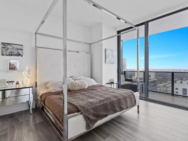 Продажа квартиры #5209 - фото 6852243