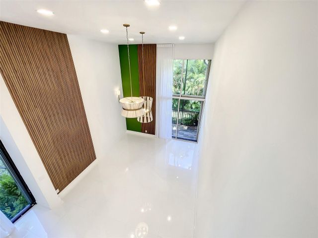 Продажа дома по адресу 20329 W Country Club Dr 10 - фото 6253256