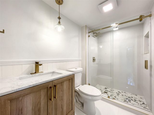 Продажа дома по адресу 20329 W Country Club Dr 10 - фото 6253260