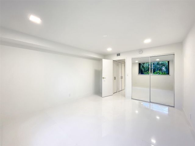 Продажа дома по адресу 20329 W Country Club Dr 10 - фото 6253262