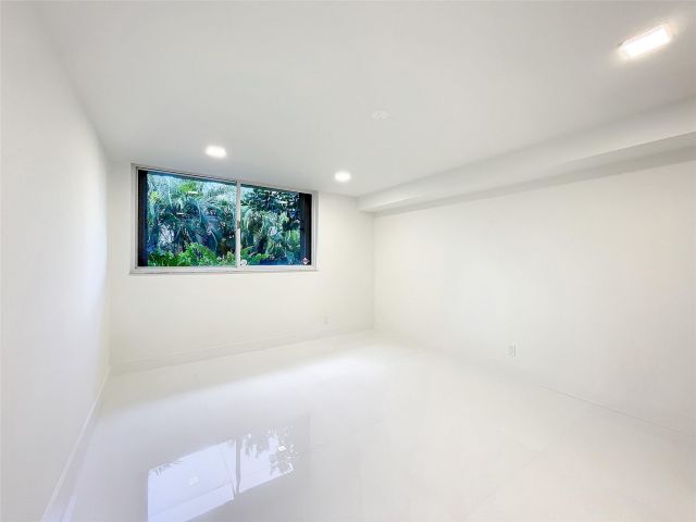 Продажа дома по адресу 20329 W Country Club Dr 10 - фото 6253263