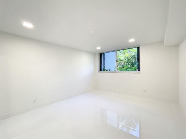 Продажа дома по адресу 20329 W Country Club Dr 10 - фото 6253264