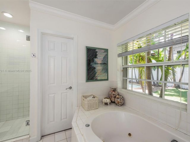 Продажа дома по адресу 250 Greenwood Drive - фото 5896219