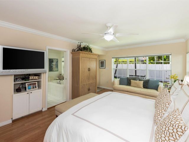 Продажа дома по адресу 250 Greenwood Drive - фото 5896221