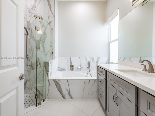 Продажа дома по адресу 23274 Alora Dr - фото 5861810