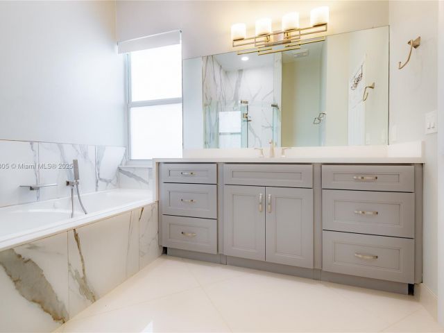 Продажа дома по адресу 23274 Alora Dr - фото 5861813