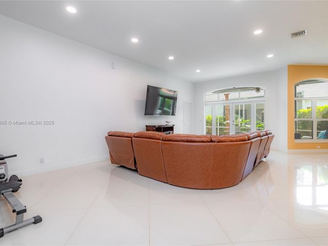 Продажа дома по адресу 23274 Alora Dr - фото 5861815