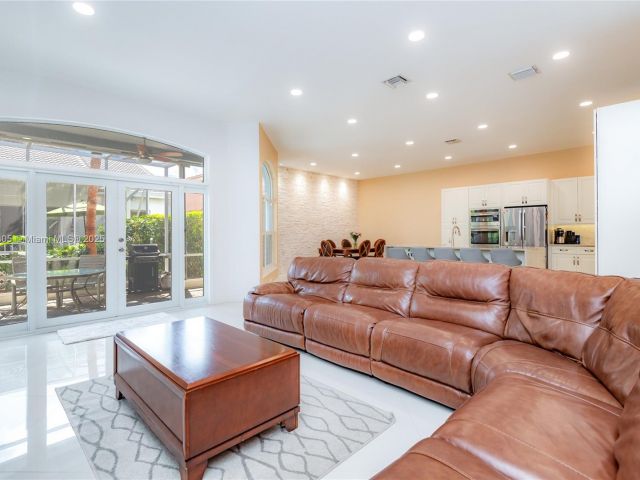 Продажа дома по адресу 23274 Alora Dr - фото 5861817