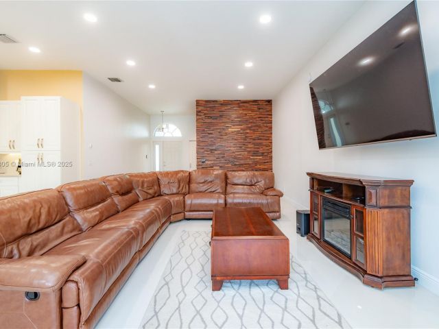 Продажа дома по адресу 23274 Alora Dr - фото 5861818