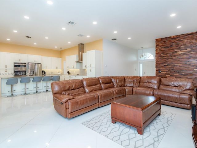 Продажа дома по адресу 23274 Alora Dr - фото 5861820