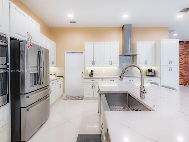 Продажа дома по адресу 23274 Alora Dr - фото 5861827