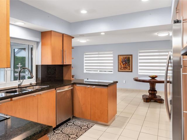 Продажа дома по адресу 11472 SW 28th Ter - фото 6039411