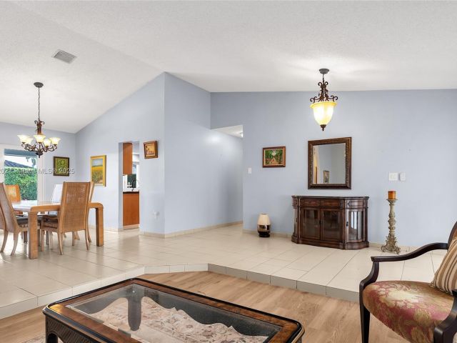 Продажа дома по адресу 11472 SW 28th Ter - фото 6039416