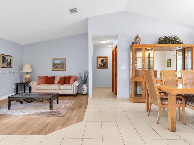 Продажа дома по адресу 11472 SW 28th Ter - фото 6039418