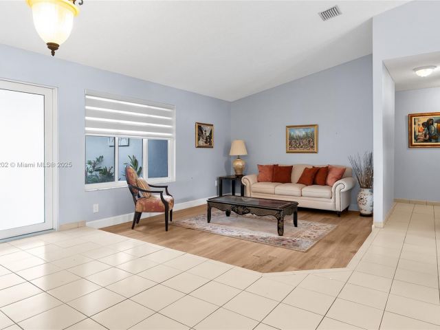 Продажа дома по адресу 11472 SW 28th Ter - фото 6039419