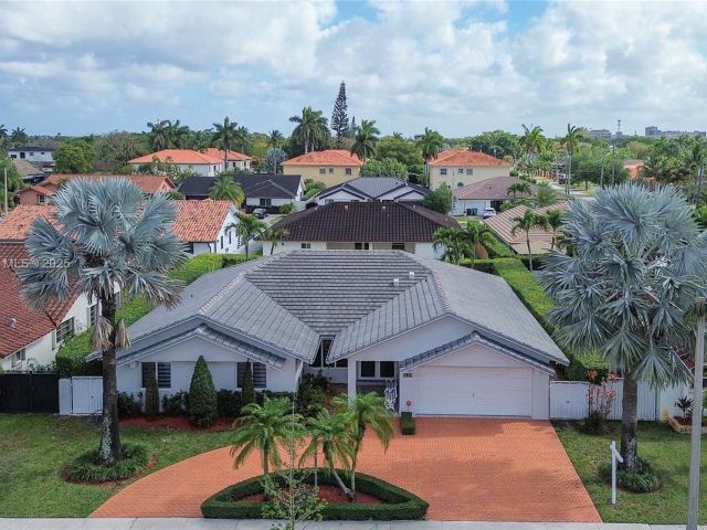 Продажа дома по адресу 11472 SW 28th Ter - фото 6039426