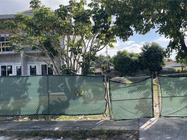 Продажа дома по адресу 17301 NE 4th Ave - фото 5857903