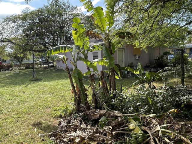 Продажа дома по адресу 17301 NE 4th Ave - фото 5857908