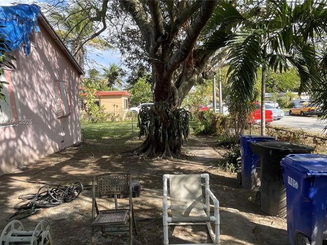 Продажа дома по адресу 17301 NE 4th Ave - фото 5857910