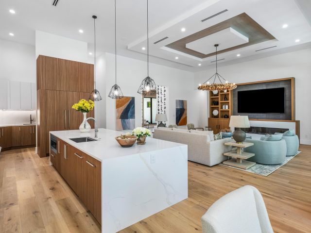 Продажа дома по адресу 1012 NW 5th Avenue - фото 6505742