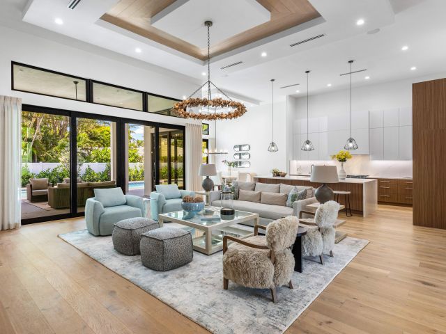 Продажа дома по адресу 1012 NW 5th Avenue - фото 6505748