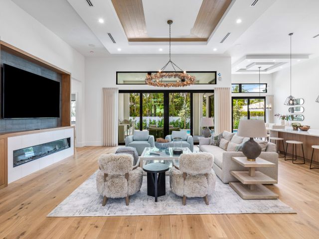 Продажа дома по адресу 1012 NW 5th Avenue - фото 6505749