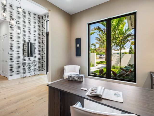 Продажа дома по адресу 1012 NW 5th Avenue - фото 6505750